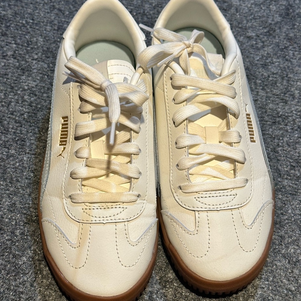 Puma Cream Sneakers with Brown Sole